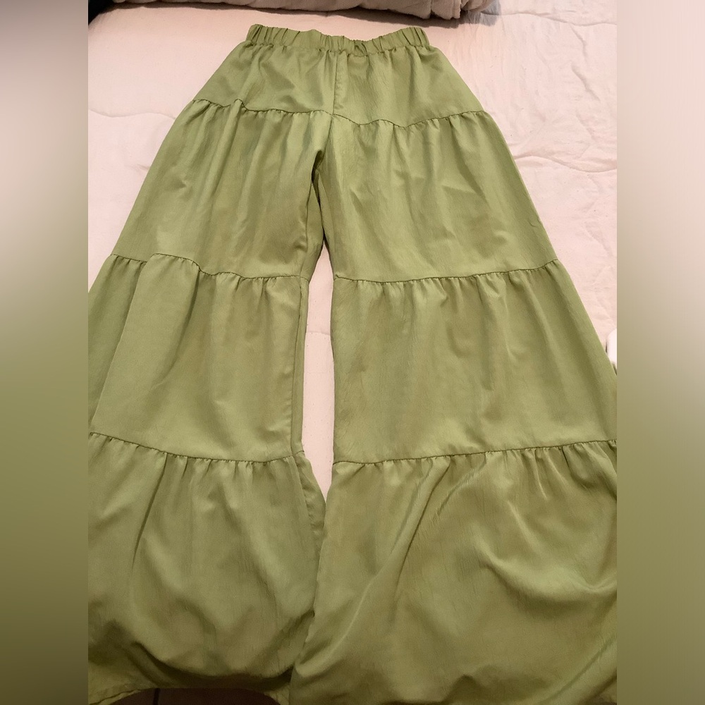 SHEIN Olive Green Tiered Wide-Leg Pants